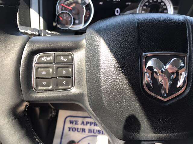 2015 RAM Ram Pickup 1500 4x4 SLT 4dr Crew Cab 5.5 ft. SB Pickup